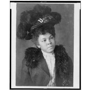  Young African American woman,wearing hat