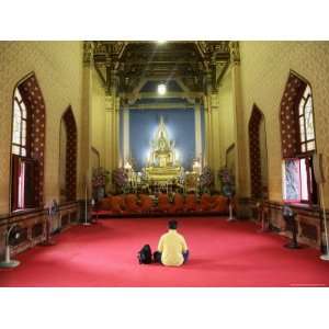  Man and Monks Praying, Wat Benchamabophit (Marble Temple), Bangkok 