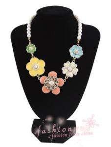 New Design Five Flower Glass Pearl Imitation Necklace 1  