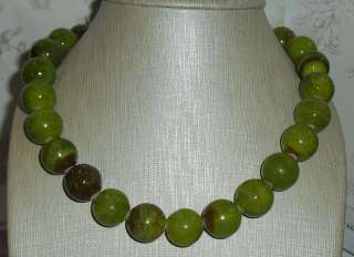 16 srare color natural Jade//huge18mm diameter  