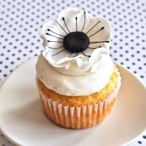 NEW! White Anemone 3 D Cupcake Topper  6 Pieces: Toys 