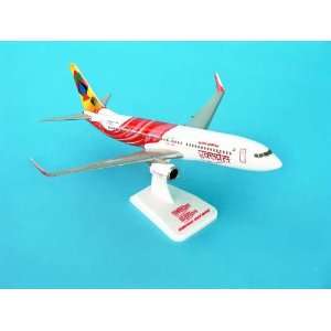  Hogan Air India Express 737 800W 1/200 W/GEAR REG#VT AXB 
