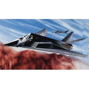   144 F 117 Stealth Fighter (Plastic Model Airplane): Toys & Games