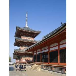  Pagoda, Kiyomizu Temple (Kiyomizu Dera), Kyoto, Honshu 