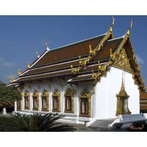    Hor Phra Naga Mausoleum of the Royal Family: Kitchen & Dining