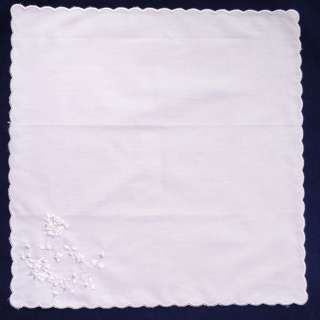 WHITE COTTON HANDKERCHIEF HANKY EMBROIDERY FLORAL FLOWER VINTAGE STYLE 