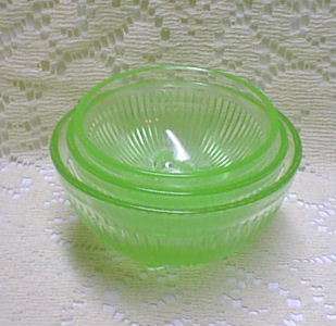 Childs DEPRESSION GREEN Glass MIXING BOWL SET NR!  