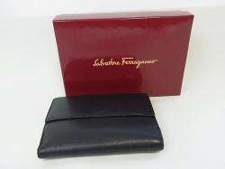 AUTHENTIC SALVATORE FERRAGAMO GANCINI LEATHER WALLET USED MADE IN 
