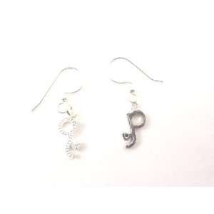   Letters Earrings Q W/Czs IAAQ ER (T35): Jeffrey David: Jewelry