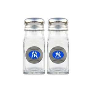  New York Yankees MLB Salt and Pepper Shakers Sports 