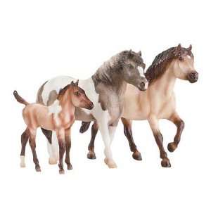  Breyer Horses Pony Family Gift Set