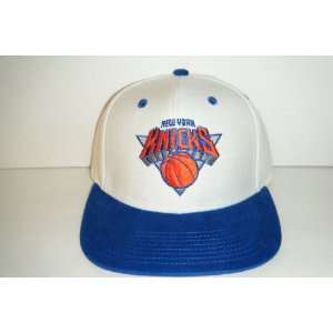  New York Knicks NEW Vintage Snapback Hat: Sports 