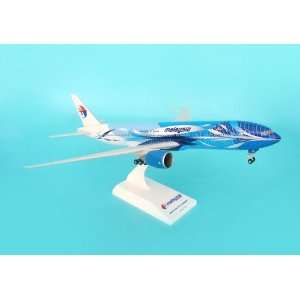  : Skymarks MAS B777 200 Freedom of Space Model Airplane: Toys & Games