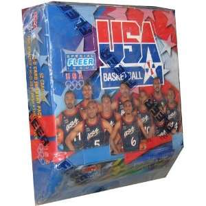  1996 Fleer USA 3D Basketball Retail Box  : Sports 
