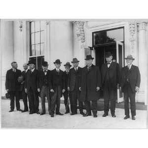    William Howard Taft standing with 9 circuit judges