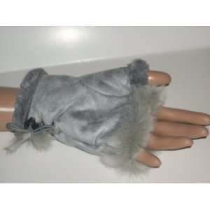  Grey fingerless fur gloves pair 