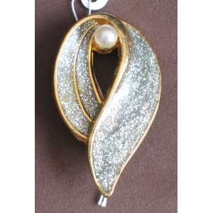  Fashion Brooch Pin Gold Tone Pin w Faux Pearl & Glitter 