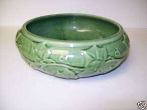 GREEN SHAWNEE VASE IVY DESIGN 3025  