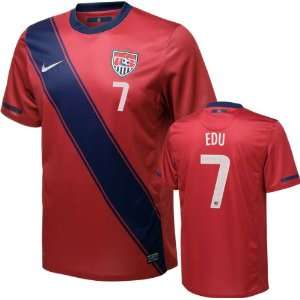   Soccer Jersey: United States Soccer Red Nike Replica Jersey: Sports